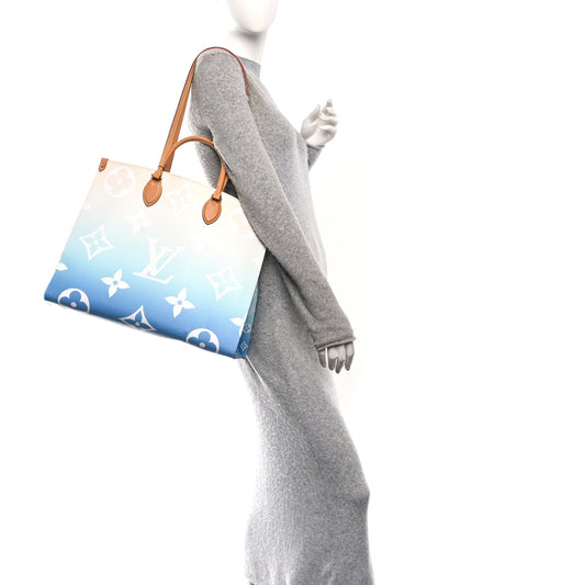 Monogram Giant By The Pool Onthego GM Blue