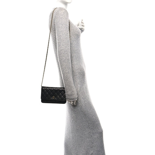 Caviar Quilted Wallet on Chain WOC Black