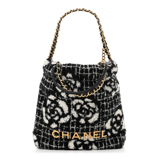 Cashmere Mini Chanel 22 Black White