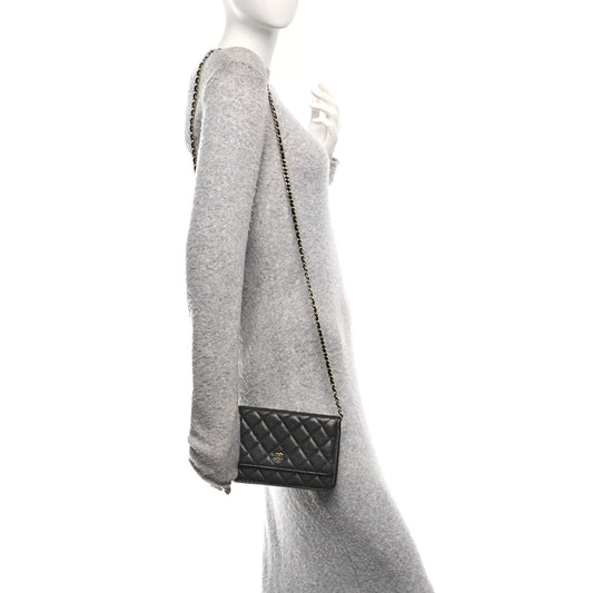Caviar Quilted Wallet on Chain WOC Black