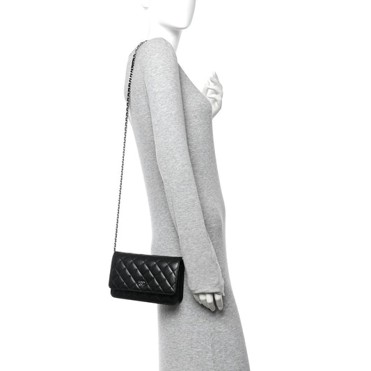 Caviar Quilted Wallet on Chain WOC Black