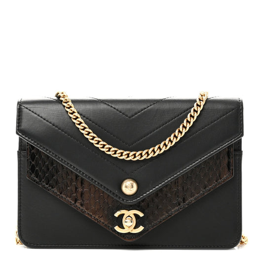 Calfskin Elaphe Double Chevron Mini Wallet On Chain WOC Black