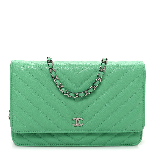 Caviar Chevron Quilted Wallet On Chain WOC Green