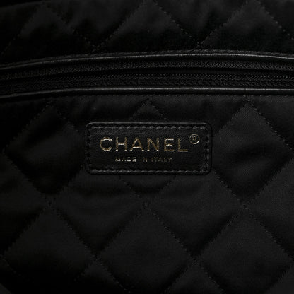 Shiny Calfskin Quilted Small Chanel 22 Black