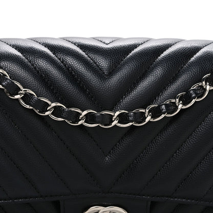 Caviar Chevron Quilted Medium Double Flap Black