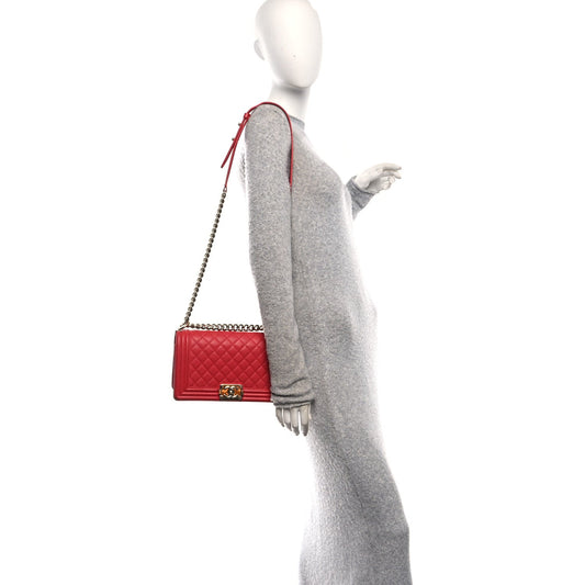 Caviar Quilted Medium Boy Flap Red