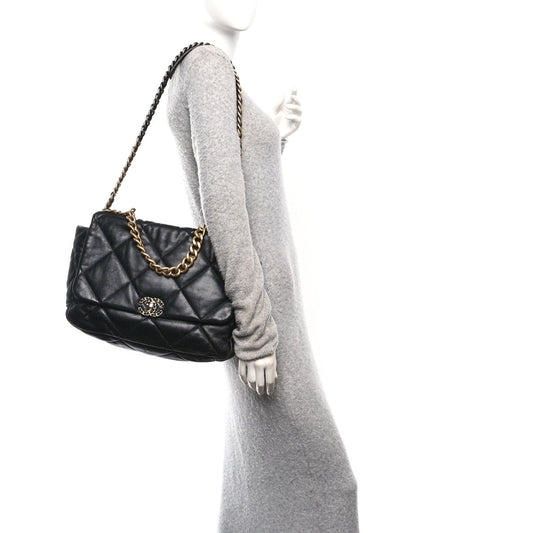 Lambskin Quilted Maxi Chanel 19 Flap Black