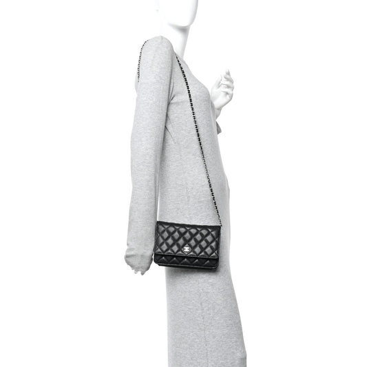 Caviar Quilted Wallet on Chain WOC Black