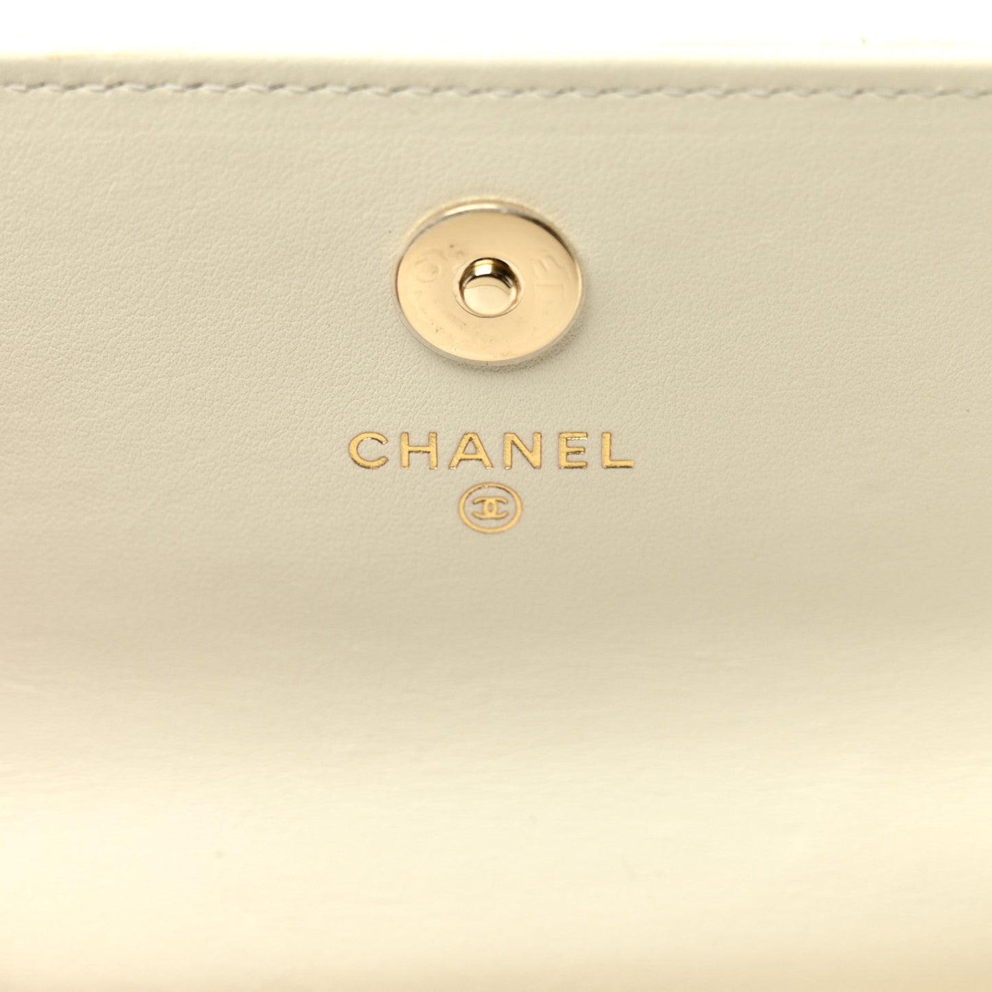 Calfskin Quilted Mini Maxi Pearls Wallet On Chain WOC White